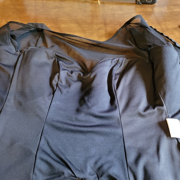 JS GROUP top. NWT - Picture 3 of 11